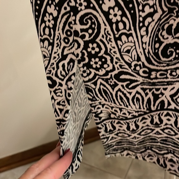 Susan Graver sleeveless Stretch Tunic top Black / white parsley + pattern sz XL - Picture 3 of 9